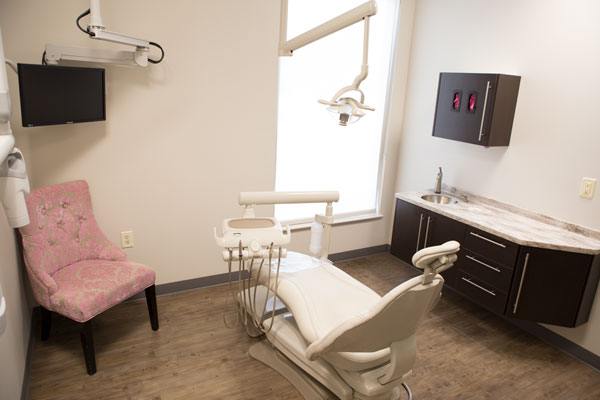 An exam room or operatory at Maple Ridge Dental.
